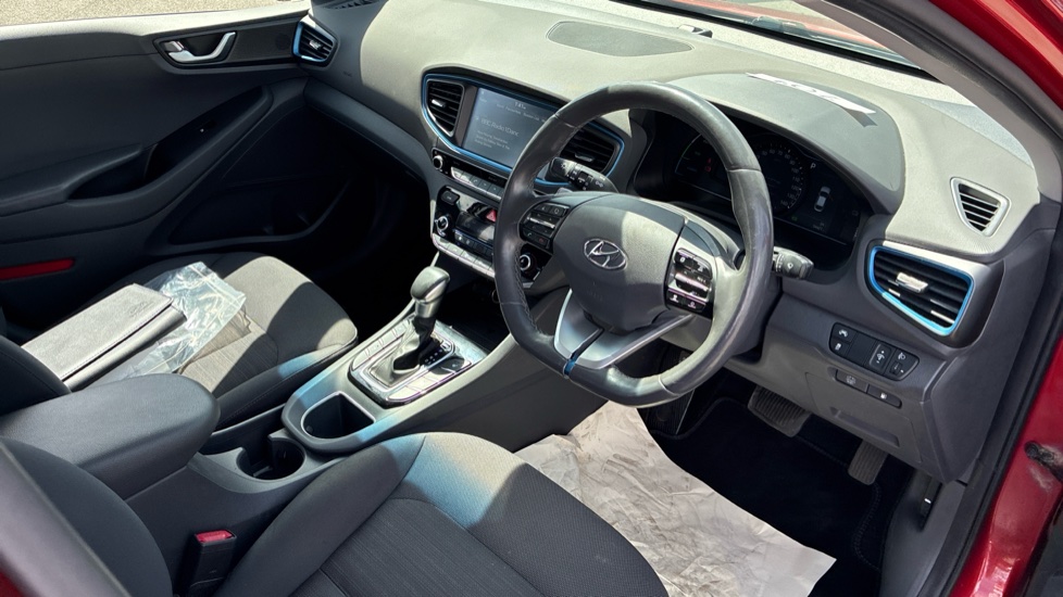 Hyundai IONIQ 1.6 GDi Hybrid Premium 5dr DCT Hybrid Hatchback - Image 11