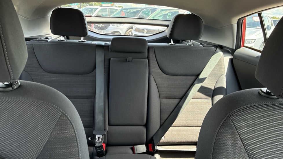 Hyundai IONIQ 1.6 GDi Hybrid Premium 5dr DCT Hybrid Hatchback - Image 15