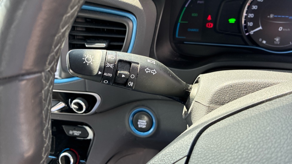 Hyundai IONIQ 1.6 GDi Hybrid Premium 5dr DCT Hybrid Hatchback - Image 29