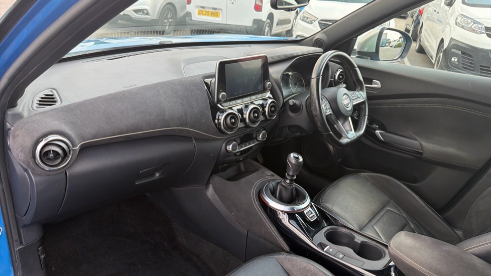 Nissan Juke 1.0 DiG-T 114 Tekna+ 5dr Petrol Hatchback - Image 9