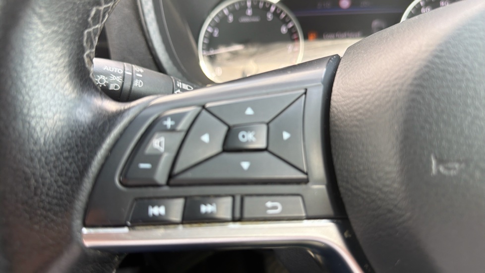 Nissan Juke 1.0 DiG-T 114 Tekna+ 5dr Petrol Hatchback - Image 23