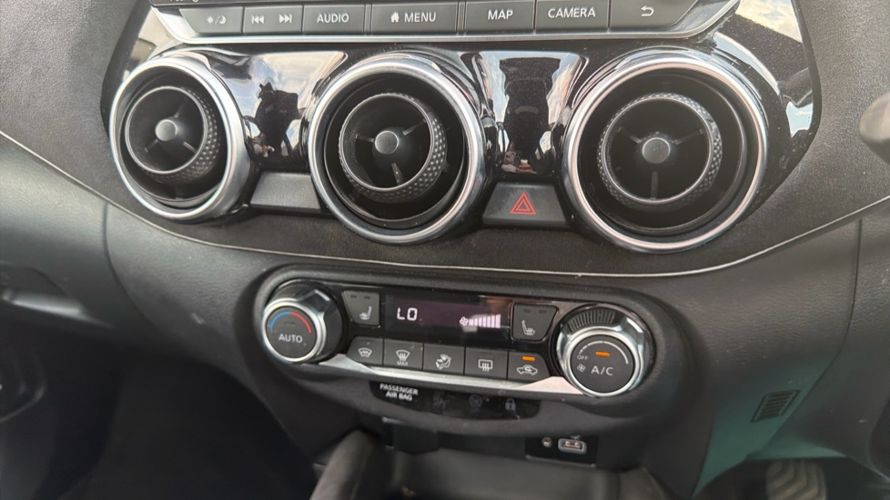 Nissan Juke 1.0 DiG-T 114 Tekna+ 5dr Petrol Hatchback - Image 29