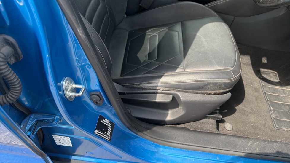 Nissan Juke 1.0 DiG-T 114 Tekna+ 5dr Petrol Hatchback - Image 34