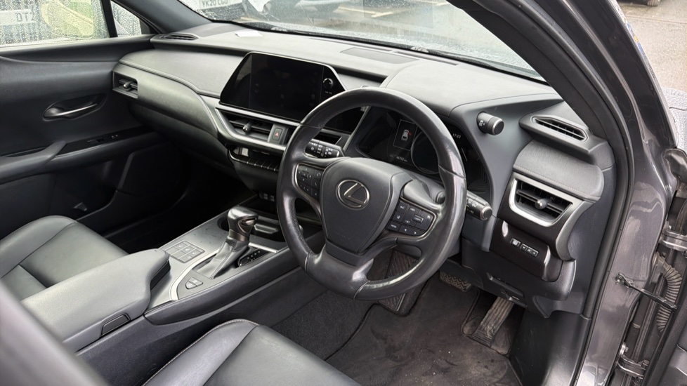 Lexus UX 250h 2.0 F-Sport Design 5dr CVT Hybrid Hatchback - Image 11