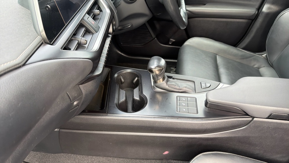 Lexus UX 250h 2.0 F-Sport Design 5dr CVT Hybrid Hatchback - Image 13