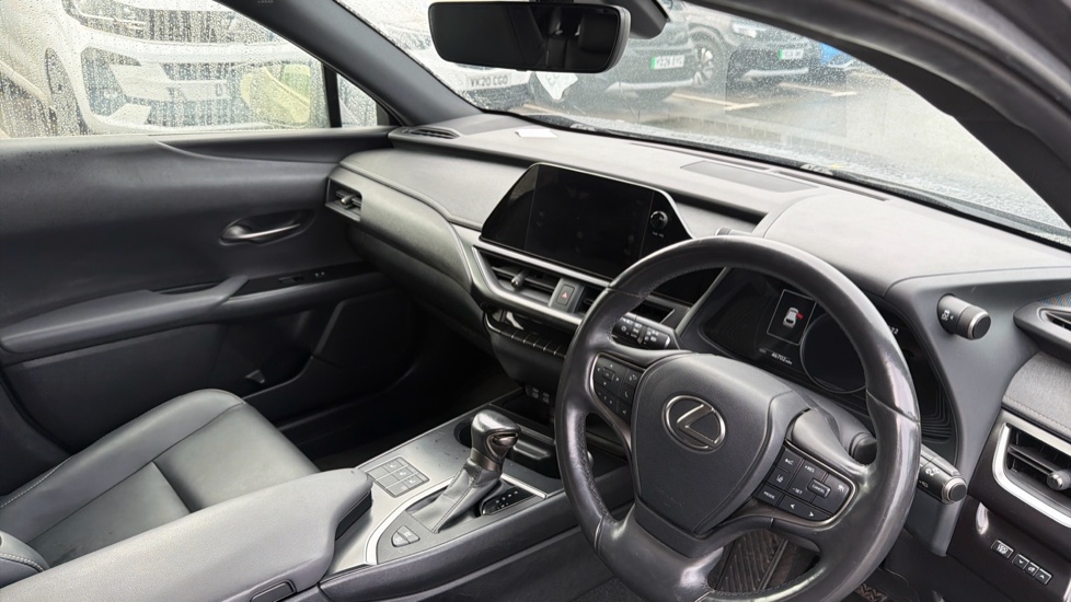 Lexus UX 250h 2.0 F-Sport Design 5dr CVT Hybrid Hatchback - Image 14