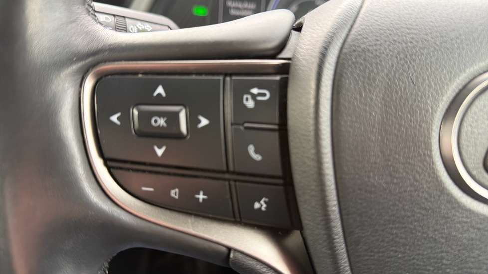 Lexus UX 250h 2.0 F-Sport Design 5dr CVT Hybrid Hatchback - Image 20
