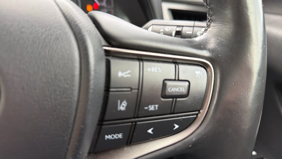Lexus UX 250h 2.0 F-Sport Design 5dr CVT Hybrid Hatchback - Image 21