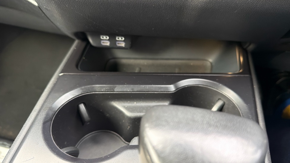 Lexus UX 250h 2.0 F-Sport Design 5dr CVT Hybrid Hatchback - Image 26