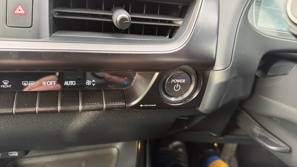 Lexus UX 250h 2.0 F-Sport Design 5dr CVT Hybrid Hatchback - Image 29