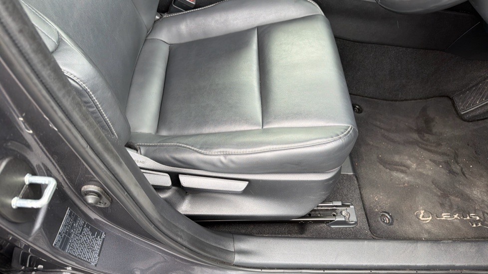 Lexus UX 250h 2.0 F-Sport Design 5dr CVT Hybrid Hatchback - Image 33