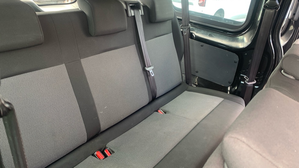 Vauxhall Vivaro Life 100kW Combi L 50kWh 5dr Auto Electric Estate - Image 25