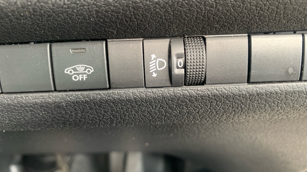Vauxhall Vivaro Life 100kW Combi L 50kWh 5dr Auto Electric Estate - Image 30