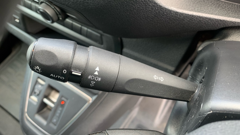 Vauxhall Vivaro Life 100kW Combi L 50kWh 5dr Auto Electric Estate - Image 32