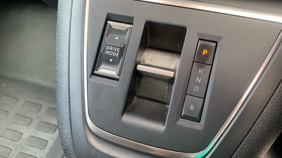 Vauxhall Vivaro Life 100kW Combi L 50kWh 5dr Auto Electric Estate - Image 37