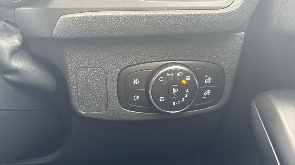 Ford Focus 1.0 EcoBoost Hybrid mHEV 155 ST-Line X 5dr Auto Petrol Estate - Image 34