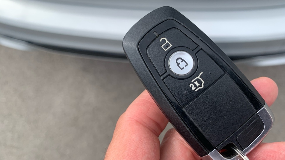 Ford Kuga 2.0 EcoBlue mHEV ST-Line First Edition 5dr Diesel Estate - Image 35