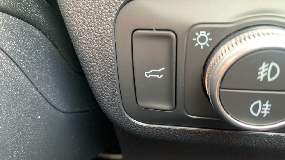 Ford Kuga 2.0 EcoBlue mHEV ST-Line First Edition 5dr Diesel Estate - Image 43
