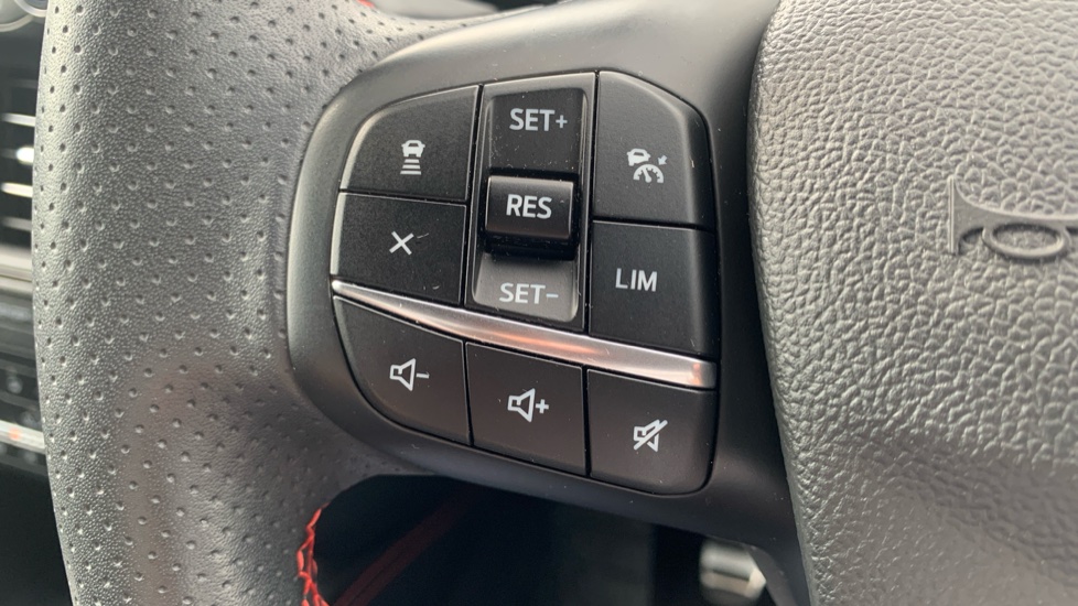 Ford Kuga 2.0 EcoBlue mHEV ST-Line First Edition 5dr Diesel Estate - Image 47