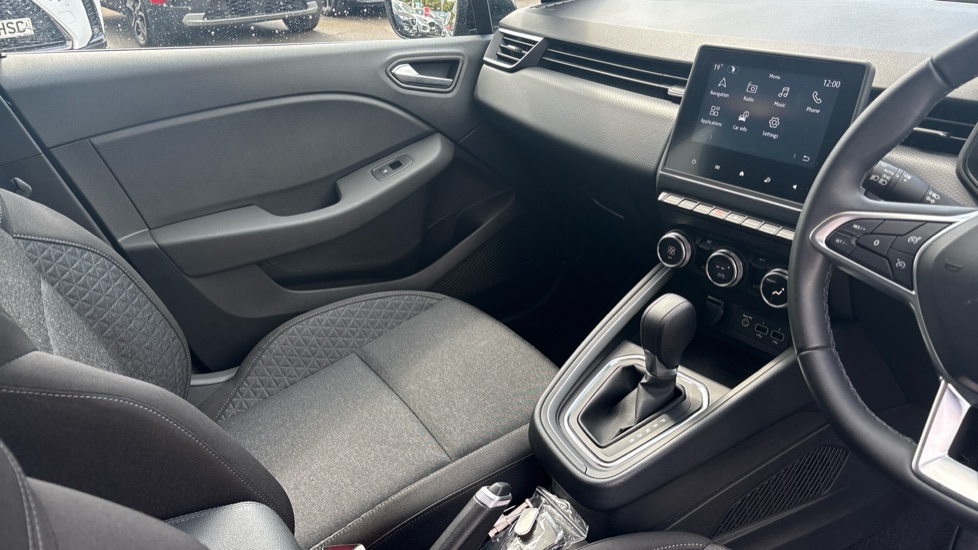 Renault Clio 1.6 E-TECH full hybrid 145 Evolution 5dr Auto Hybrid Hatchback - Image 14