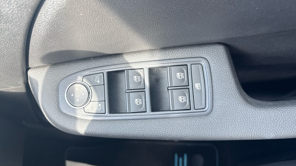 Renault Clio 1.6 E-TECH full hybrid 145 Evolution 5dr Auto Hybrid Hatchback - Image 27