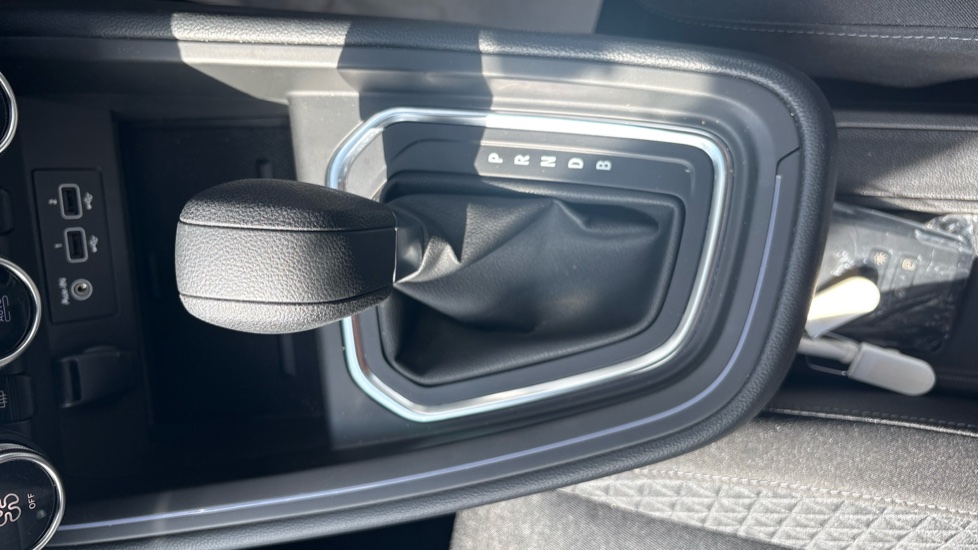 Renault Clio 1.6 E-TECH full hybrid 145 Evolution 5dr Auto Hybrid Hatchback - Image 35