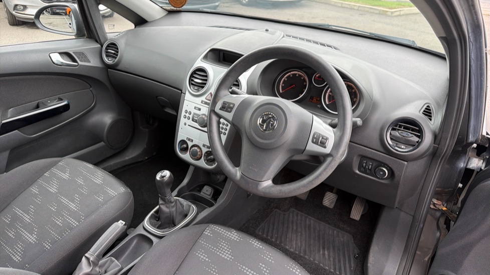 Vauxhall Corsa 1.2 Exclusiv 3dr [AC] Petrol Hatchback - Image 11