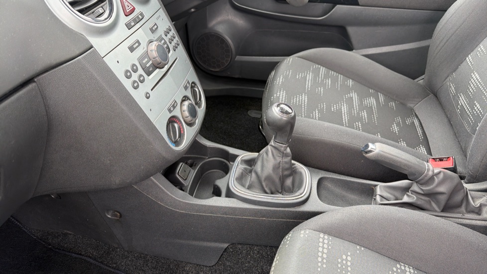 Vauxhall Corsa 1.2 Exclusiv 3dr [AC] Petrol Hatchback - Image 13