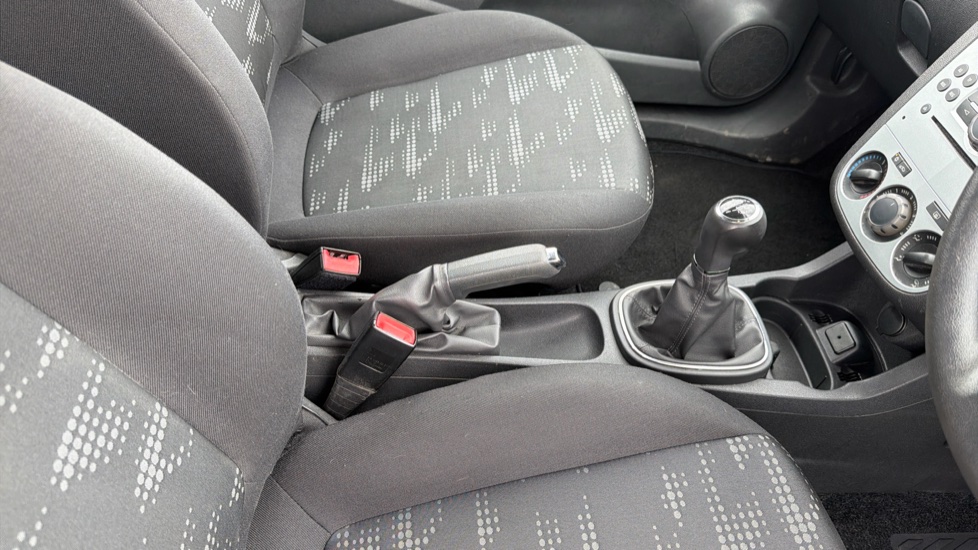 Vauxhall Corsa 1.2 Exclusiv 3dr [AC] Petrol Hatchback - Image 31