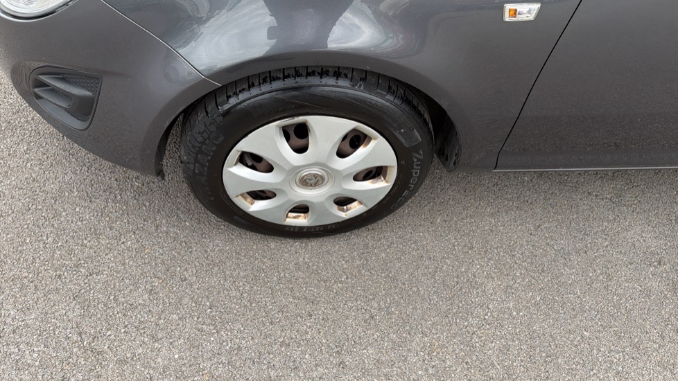 Vauxhall Corsa 1.2 Exclusiv 3dr [AC] Petrol Hatchback - Image 37