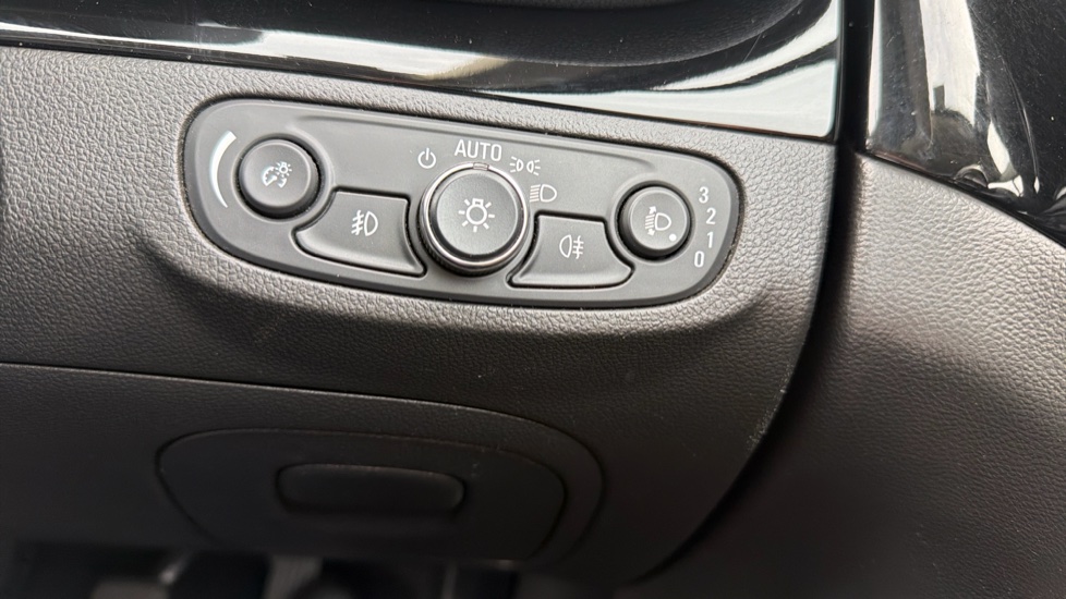 Vauxhall Mokka X 1.6CDTi ecoTEC D [136] Active 5dr Diesel Hatchback - Image 31
