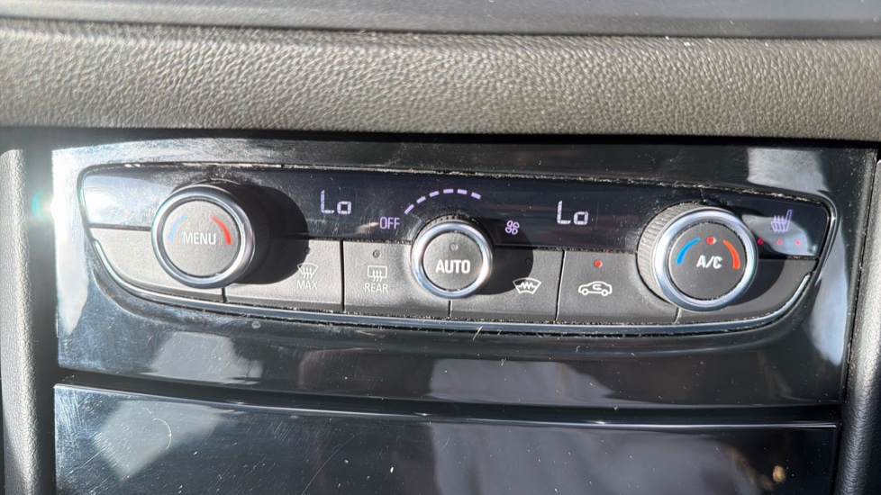 Vauxhall Grandland 1.2 Turbo Ultimate 5dr Auto Petrol Hatchback - Image 21