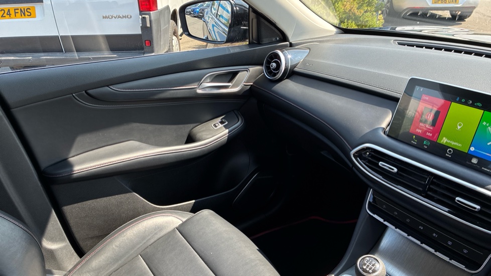 MG HS 1.5 T-GDI Excite 5dr Petrol Hatchback - Image 9