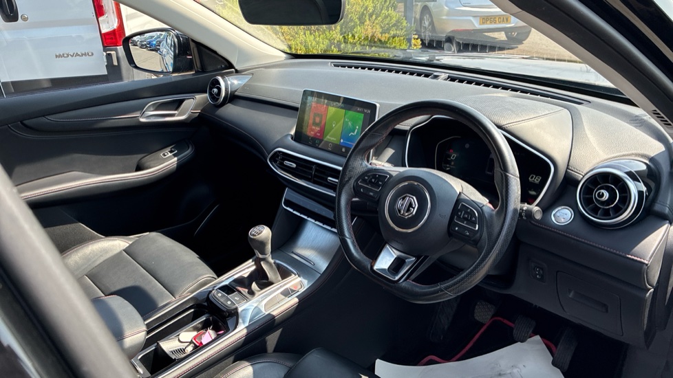 MG HS 1.5 T-GDI Excite 5dr Petrol Hatchback - Image 11