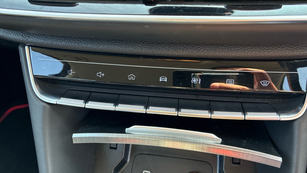 MG HS 1.5 T-GDI Excite 5dr Petrol Hatchback - Image 24