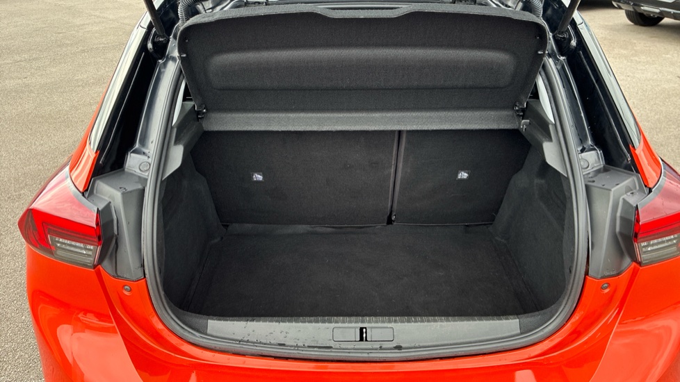 Vauxhall Corsa 100kW Elite Nav Premium 50kWh 5dr Auto [11kWCh] Electric Hatchback - Image 4