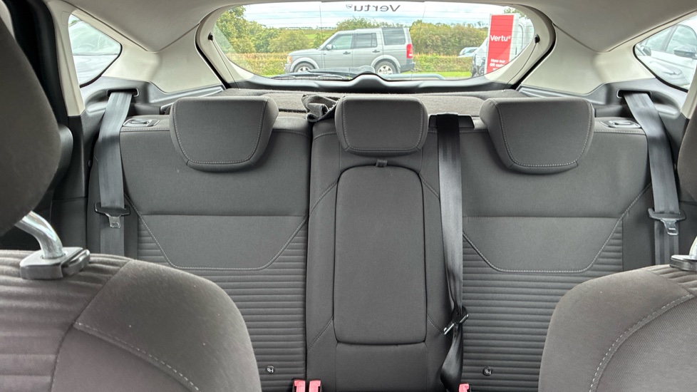 Ford Focus 1.6 TDCi 115 Titanium 5dr Diesel Hatchback - Image 15