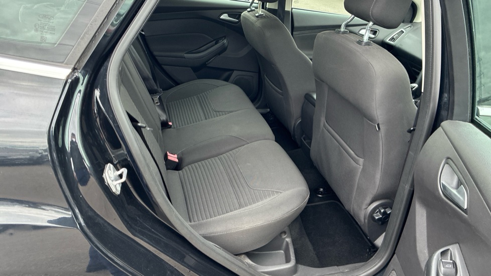 Ford Focus 1.6 TDCi 115 Titanium 5dr Diesel Hatchback - Image 16