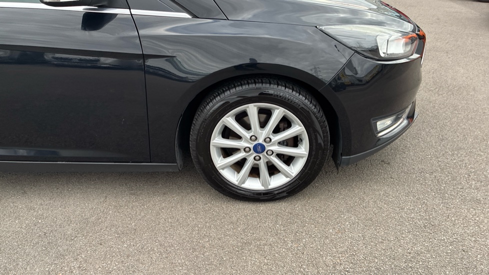 Ford Focus 1.6 TDCi 115 Titanium 5dr Diesel Hatchback - Image 30