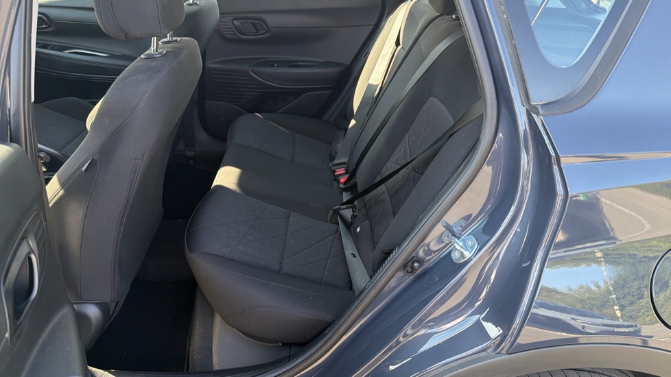 Hyundai BAYON 1.0 TGDi 48V MHEV SE Connect 5dr DCT Petrol Hatchback - Image 16