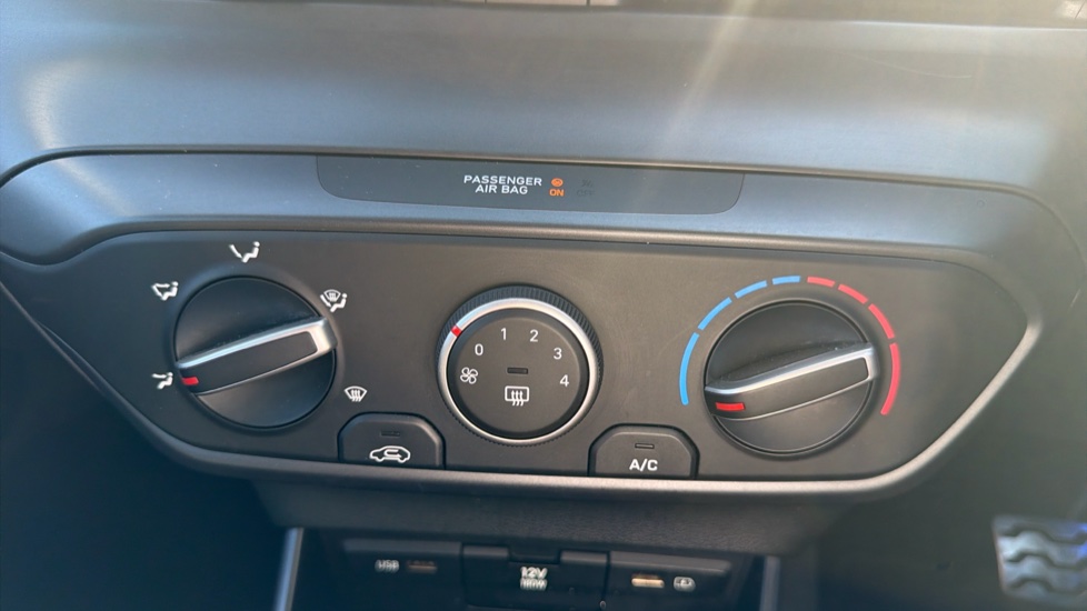 Hyundai BAYON 1.0 TGDi 48V MHEV SE Connect 5dr DCT Petrol Hatchback - Image 23