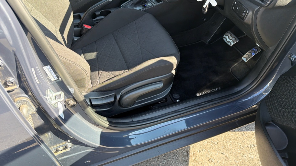 Hyundai BAYON 1.0 TGDi 48V MHEV SE Connect 5dr DCT Petrol Hatchback - Image 34