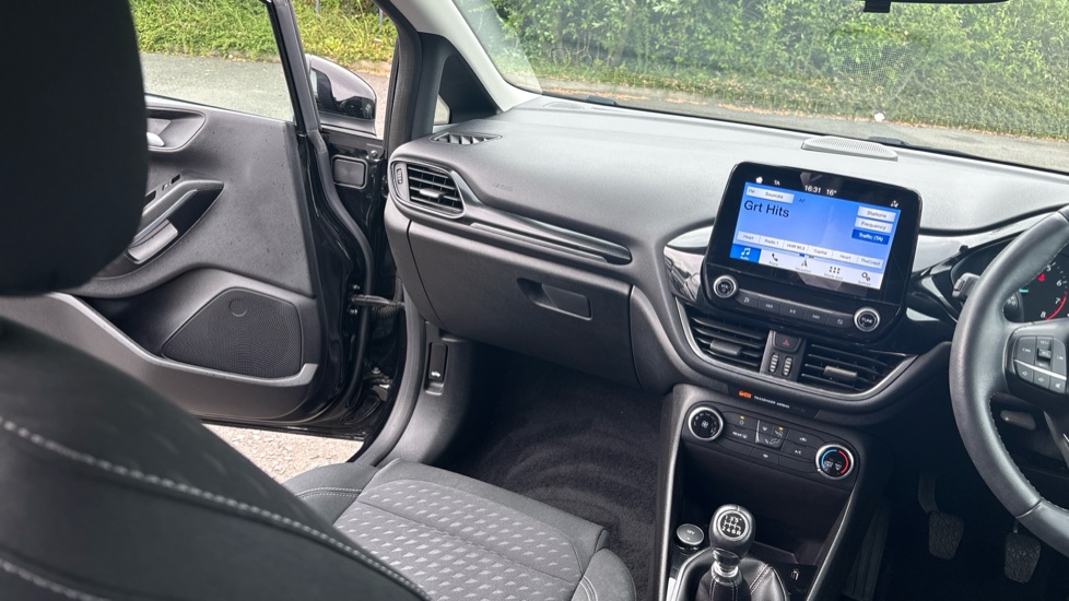 Ford Fiesta 1.0 EcoBoost Zetec 5dr Petrol Hatchback - Image 14