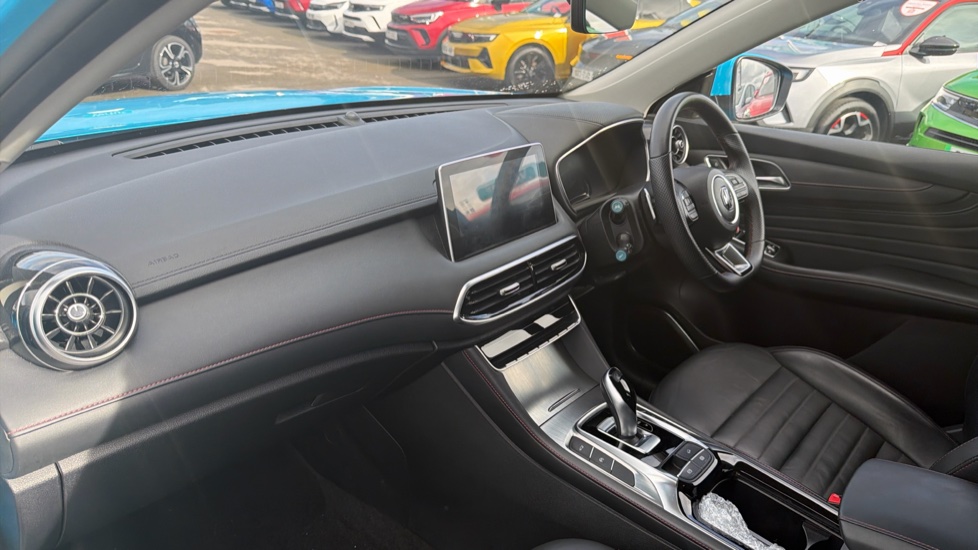MG HS 1.5 T-GDI Trophy 5dr DCT Petrol Hatchback - Image 9