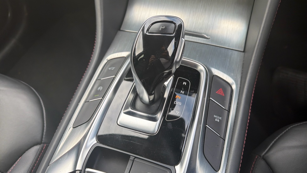 MG HS 1.5 T-GDI Trophy 5dr DCT Petrol Hatchback - Image 24
