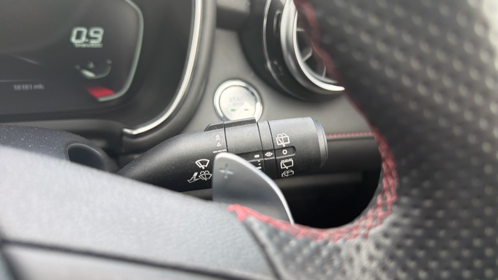 MG HS 1.5 T-GDI Trophy 5dr DCT Petrol Hatchback - Image 27