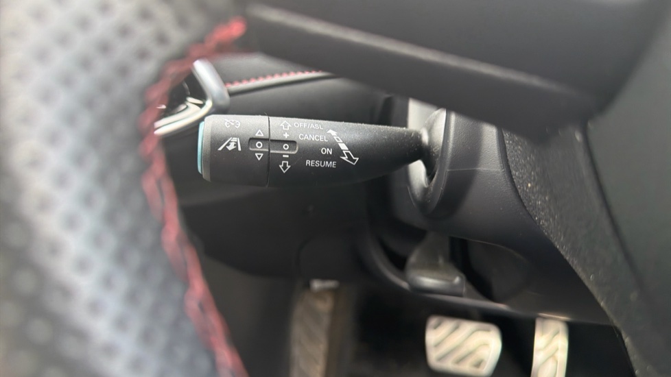 MG HS 1.5 T-GDI Trophy 5dr DCT Petrol Hatchback - Image 32