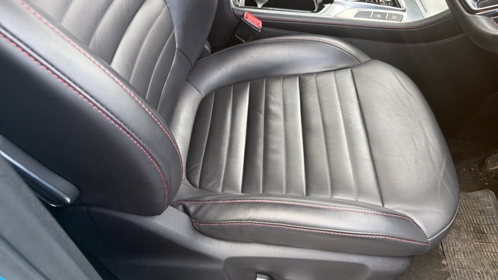 MG HS 1.5 T-GDI Trophy 5dr DCT Petrol Hatchback - Image 34