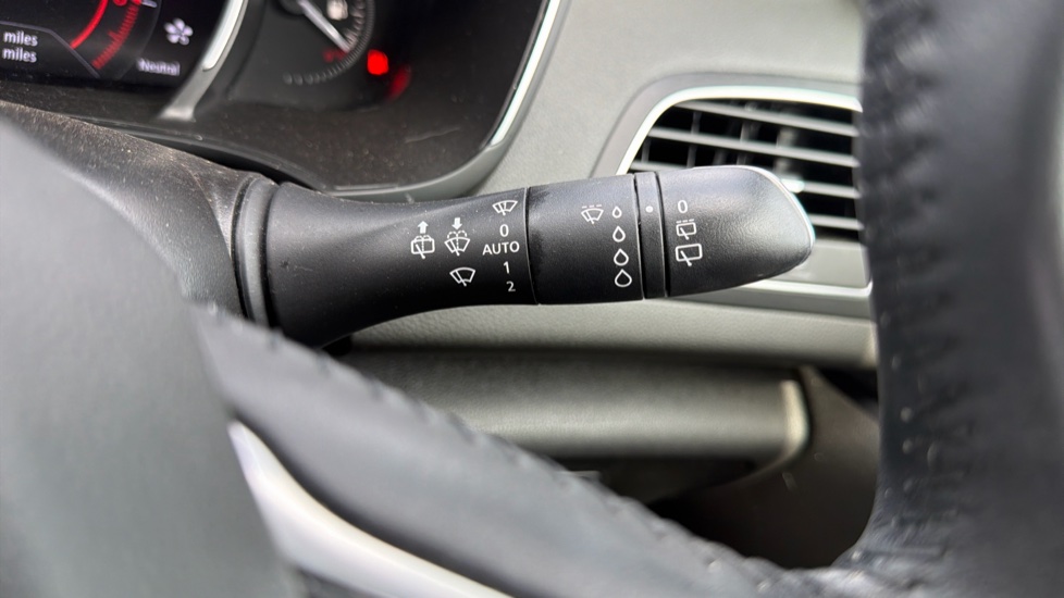 Renault Megane 1.3 TCE Iconic 5dr Petrol Hatchback - Image 23