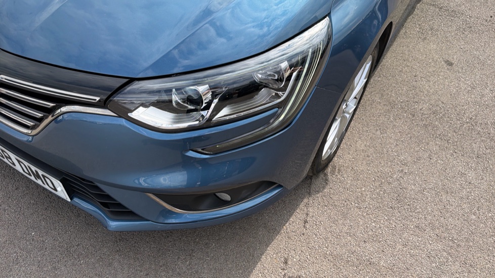 Renault Megane 1.3 TCE Iconic 5dr Petrol Hatchback - Image 38